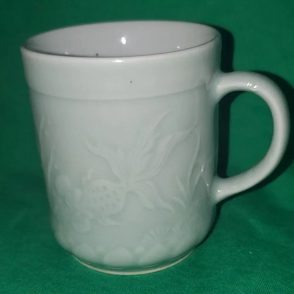 Vintage Longquan Celadon Koi Carp Fish Tea Coffee Cup 8 0z.
